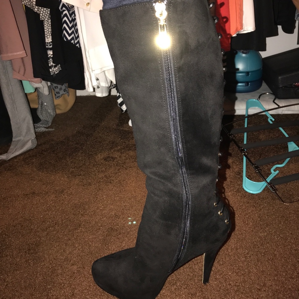 Heel boots